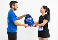 Solicitar bolsas del corredor personalizadas para carreras populares